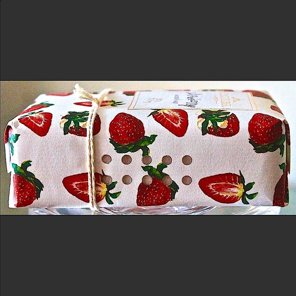 STRAWBERRY CASTELBEL PORTO SOAP BAR SCENTED SHEA NEW - Picture 2 of 4